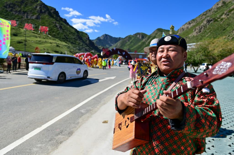 Duku Highway in Xinjiang resumes traffic after annual winter closure
