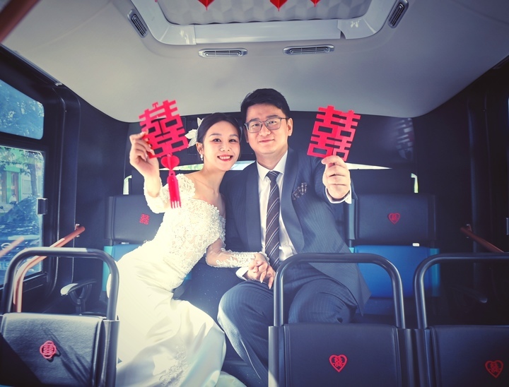 下一站——幸福！公交车变身婚车，浪漫“喜”卷泉城