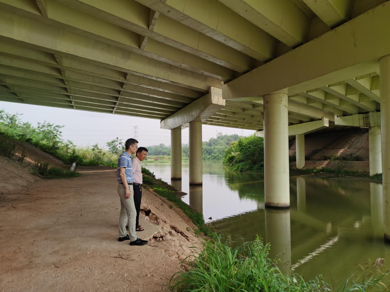 南宁市青秀生态环境局对青秀区城市内河开展巡查检查