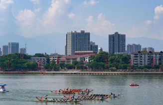 “庐山杯”龙舟赛在江西南门湖举行