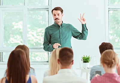 15 Inspiring Public Speaking Quotes (Famous, Funny, & Fear-Reducing)
